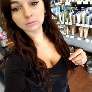 Meet your Posher, Alisha